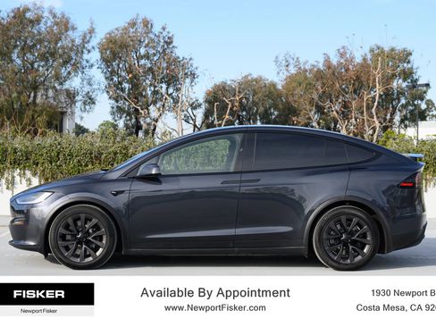 Used 2024 Tesla Model X image 9