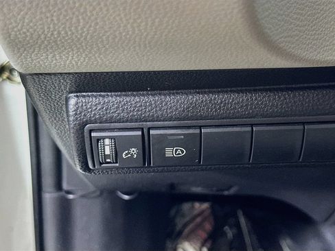 Used 2022 Toyota Corolla LE FWD image 19