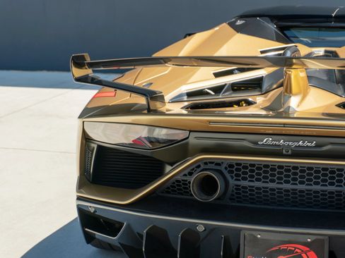 Used 2020 Lamborghini Aventador SVJ AWD/4WD image 46