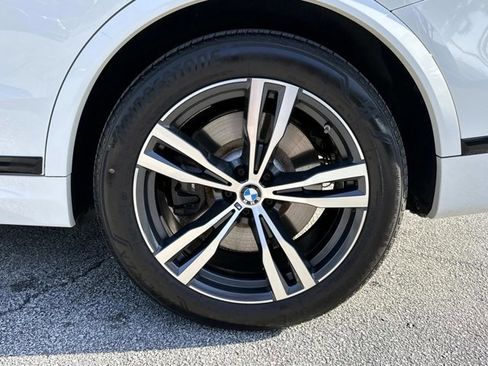 Used 2023 BMW X7 M60i image 10