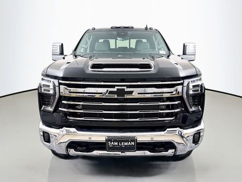 New 2025 Chevrolet Silverado 2500 LTZ w/ LTZ Convenience Package AWD/4WD image 2