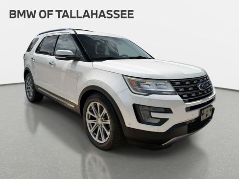 Used 2017 Ford Explorer Limited w/ Equipment Group 301A FWD image 3