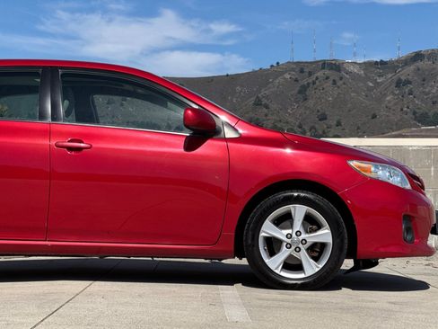 Used 2013 Toyota Corolla LE w/ Premium Pkg FWD image 31