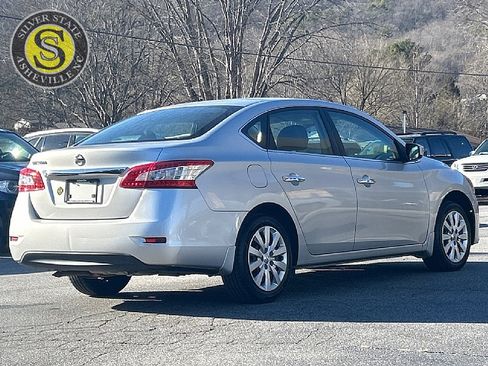 Used 2015 Nissan Sentra S image 6