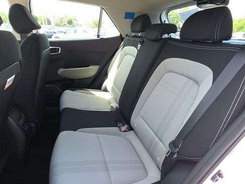 Certified 2024 Hyundai Venue SEL FWD image 7
