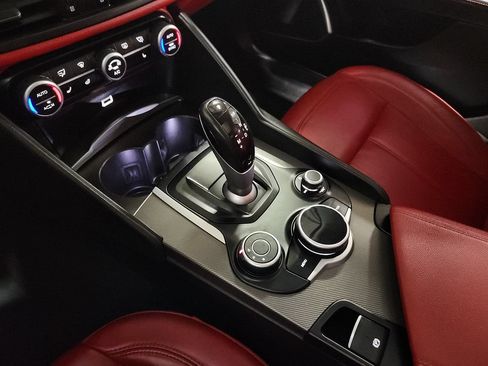 Used 2019 Alfa Romeo Giulia AWD w/ Quick Order Package 22J Sport image 38