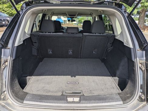 Used 2023 Nissan Rogue SV image 13