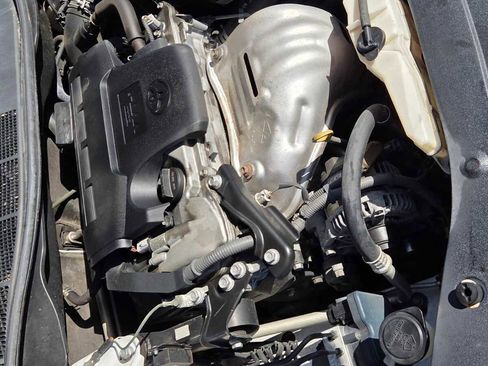 Used 2014 Toyota Camry SE w/ Leather Package FWD image 22