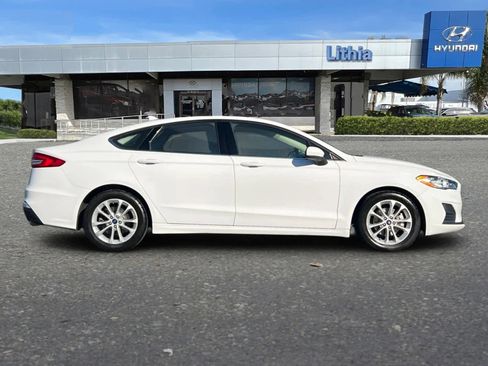 Used 2019 Ford Fusion SE image 8
