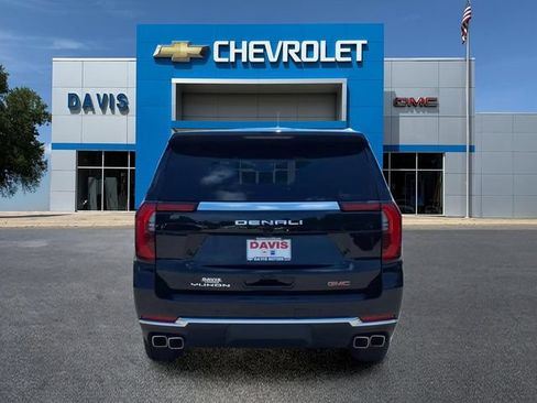 Used 2025 GMC Yukon Denali AWD/4WD image 4