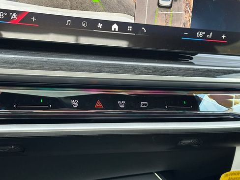 New 2025 BMW 750e xDrive image 24