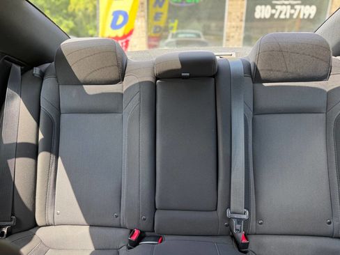 Used 2016 Dodge Charger SXT image 27