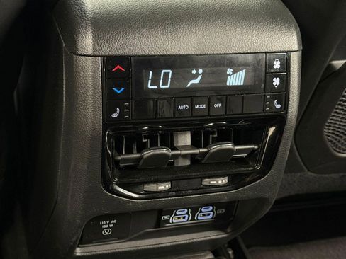 Used 2025 Jeep Grand Cherokee L Limited AWD/4WD image 21