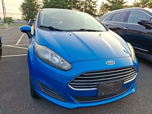 Used 2016 Ford Fiesta SE w/ Cold Weather Package FWD image 4
