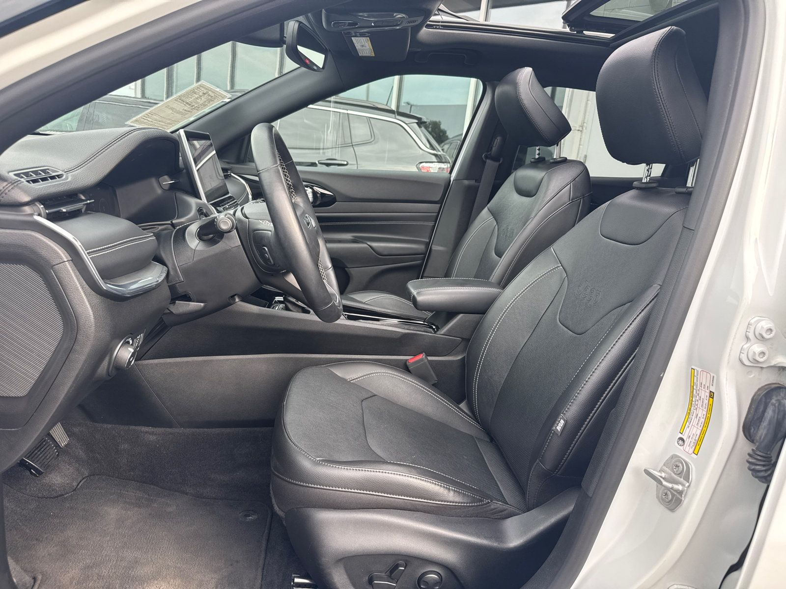 Used 2022 Jeep Compass High Altitude AWD/4WD image 10