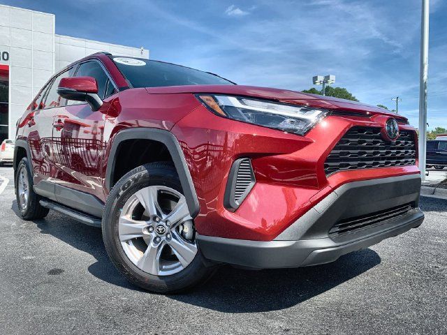 Used 2025 Toyota RAV4 LE AWD/4WD image 2