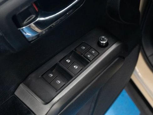 Used 2018 Toyota Tacoma TRD Sport AWD/4WD image 6