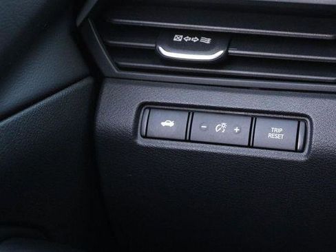 Used 2025 Nissan Altima 2.5 SV FWD image 19