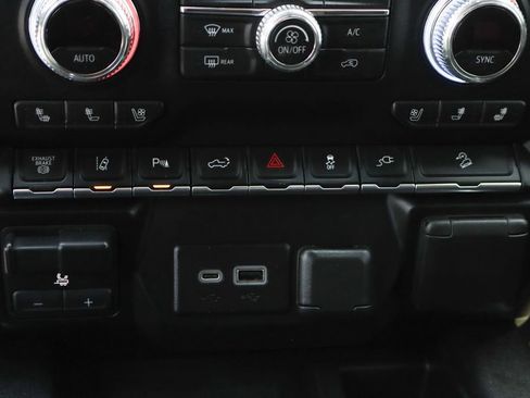 Used 2020 GMC Sierra 2500 Denali w/ Denali Ultimate Package image 40