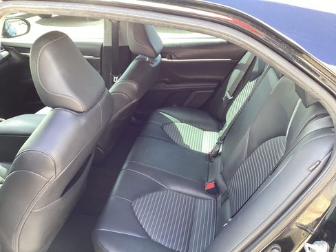 Used 2023 Toyota Camry SE FWD image 12