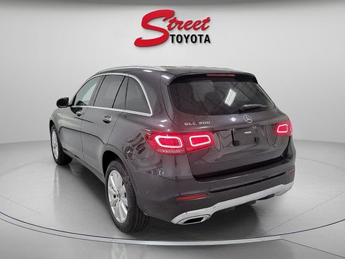Used 2020 Mercedes-Benz GLC 300 image 2