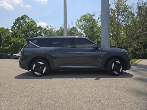 Used 2024 Kia EV9 Wind AWD/4WD image 17