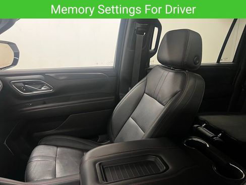 Used 2022 Chevrolet Suburban RST w/ Luxury Package image 33