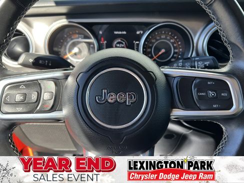 Used 2020 Jeep Wrangler Unlimited Sahara image 16