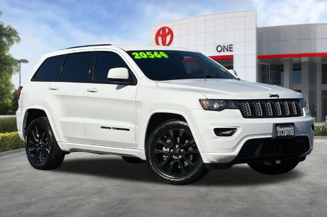 Used 2021 Jeep Grand Cherokee Laredo X RWD image 2