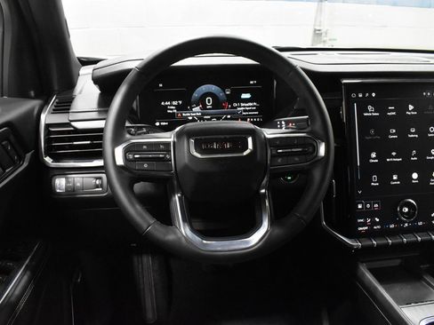 Used 2026 GMC Acadia Elevation w/ Elevation Premium Package FWD image 9