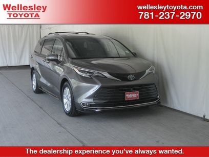 Used 2022 Toyota Sienna Platinum