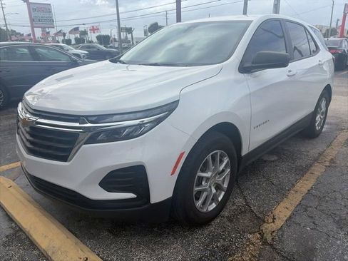 Used 2024 Chevrolet Equinox LS w/ LS Convenience Package image 4