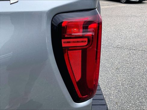 Used 2025 GMC Sierra 1500 SLT image 33