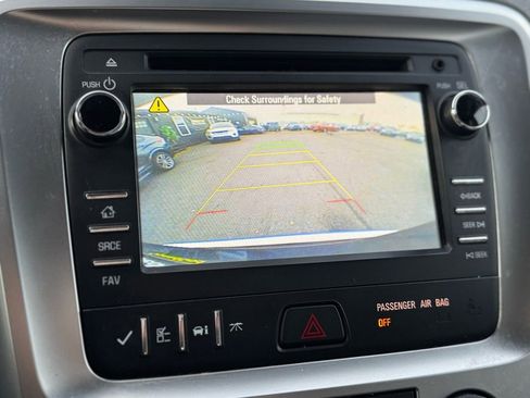 Used 2016 GMC Acadia SLE image 17