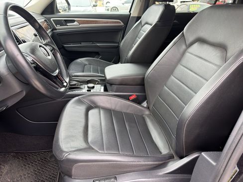 Used 2019 Volkswagen Atlas SEL Premium image 9