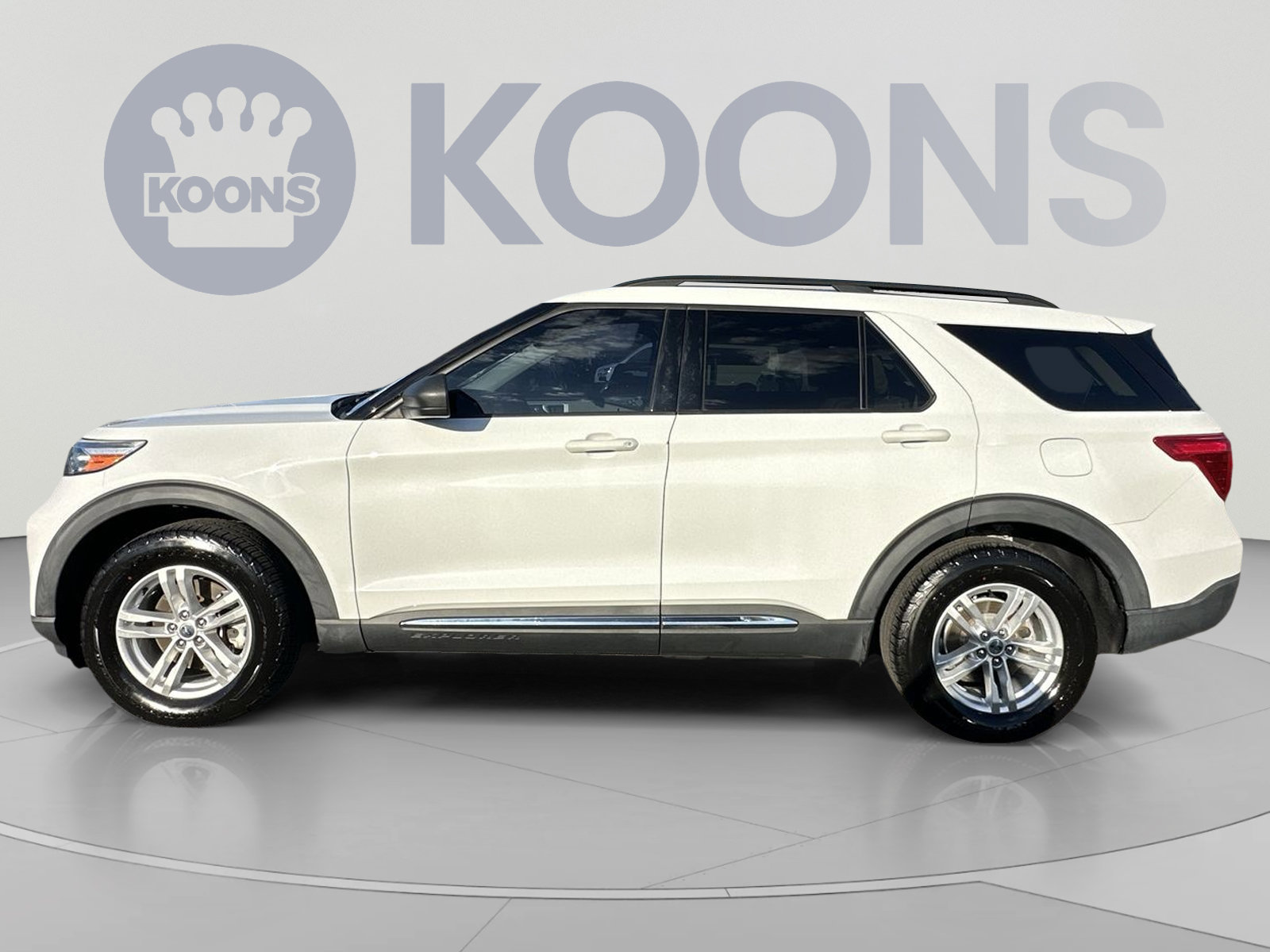 Used 2020 Ford Explorer XLT w/ Equipment Group 202A AWD/4WD image 7