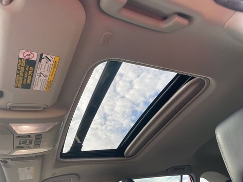 Used 2023 Toyota RAV4 XLE Premium image 24