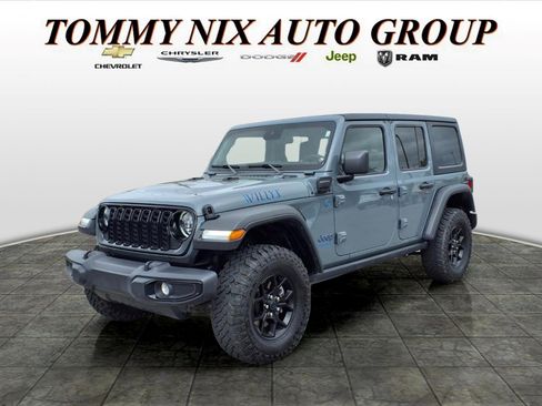 Used 2025 Jeep Wrangler Willys AWD/4WD image 1