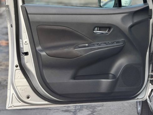 Used 2021 Nissan Versa SV image 10