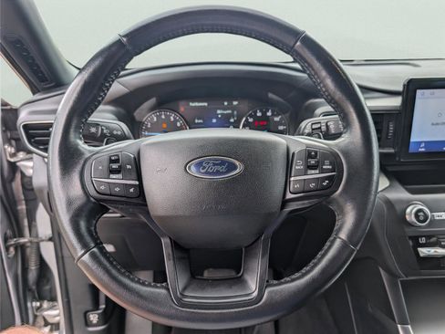 Used 2020 Ford Explorer XLT w/ Equipment Group 202A RWD image 20