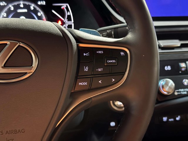 Used 2024 Lexus ES 350 w/ Premium Package FWD image 17