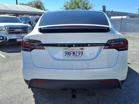 Used 2024 Tesla Model X Base image 11