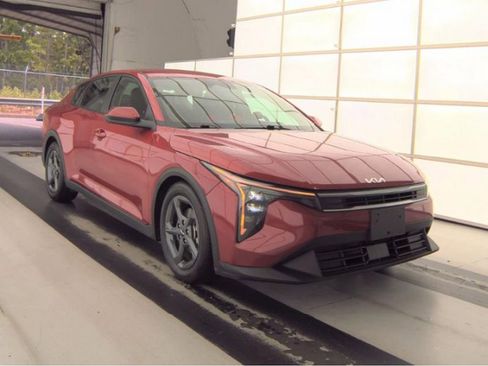 Used 2025 Kia K4 FWD image 4