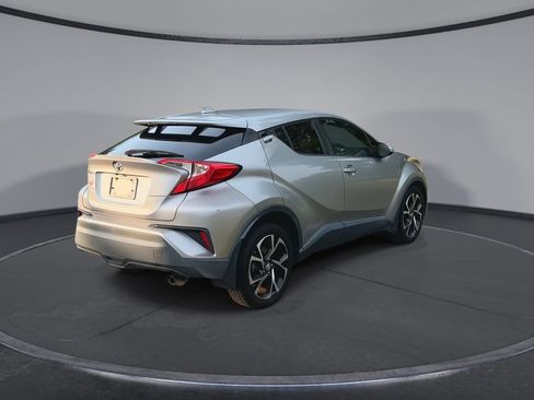 Used 2018 Toyota C-HR XLE FWD image 8