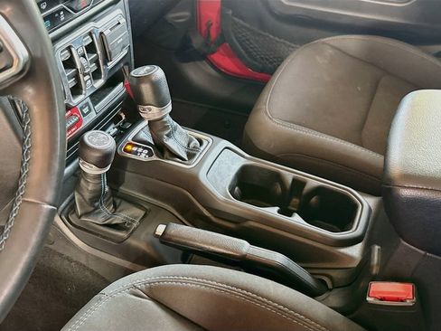 Used 2023 Jeep Wrangler Unlimited Rubicon 4xe AWD/4WD image 28