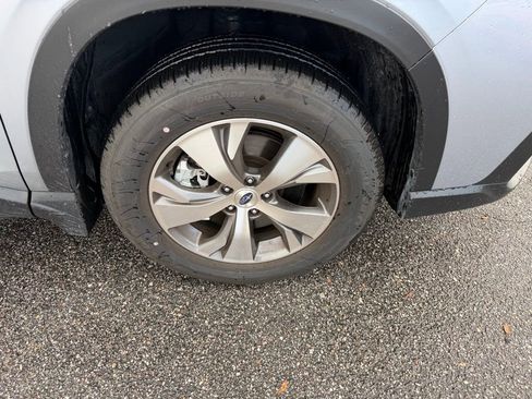 Used 2025 Subaru Ascent Premium image 4