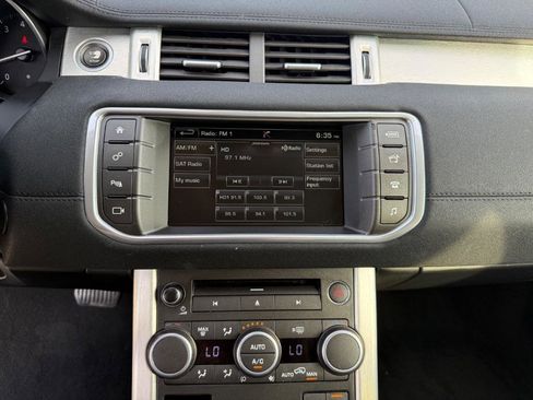 Used 2016 Land Rover Range Rover Evoque SE image 21