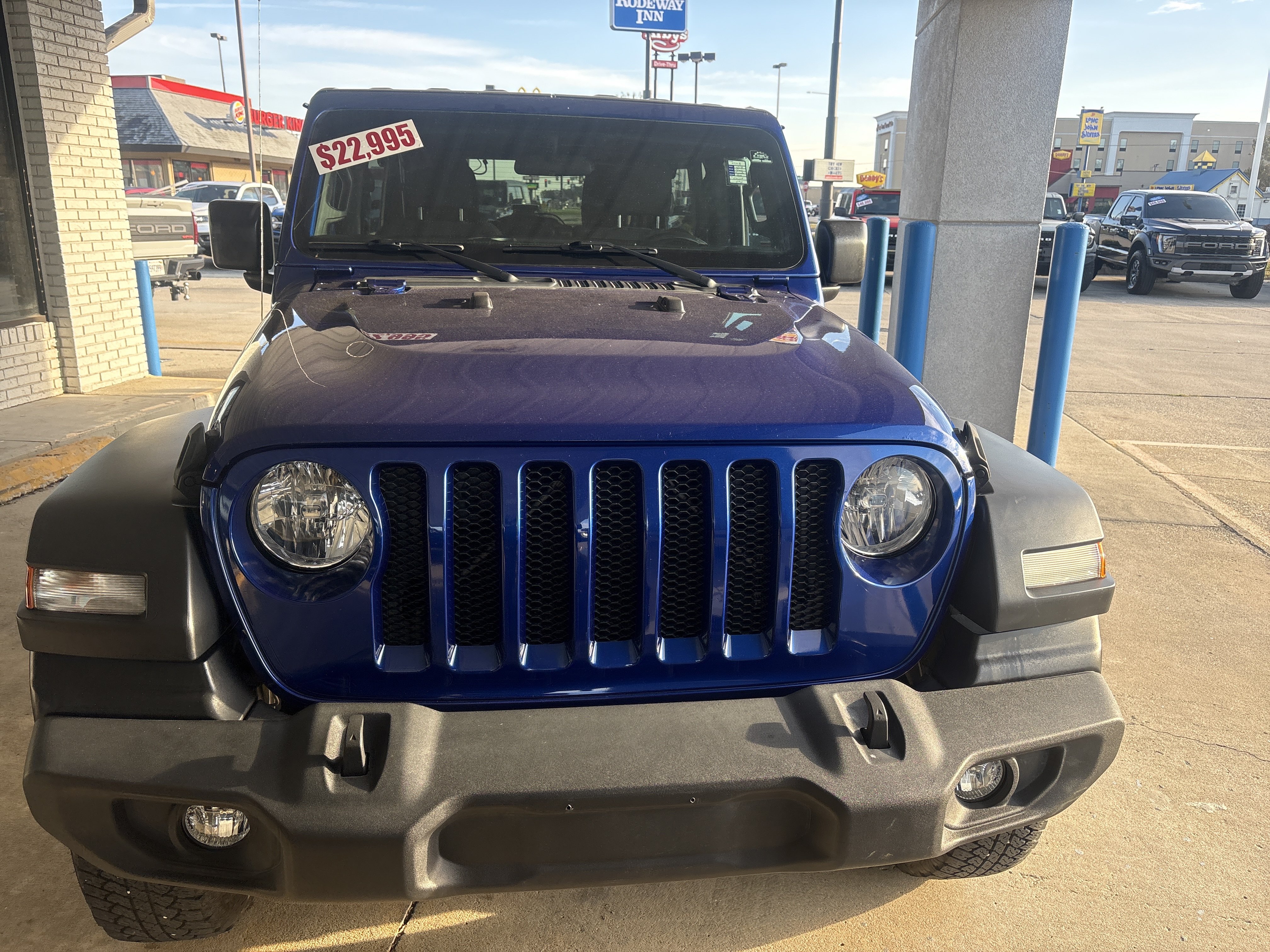 Used 2018 Jeep Wrangler Unlimited Sport S AWD/4WD image 2