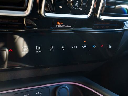 New 2026 Nissan Sentra SR w/ SR Premium Package FWD image 16