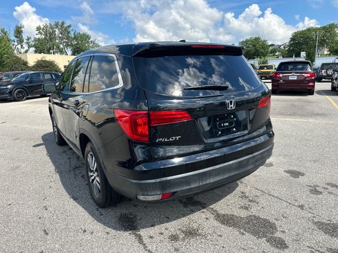 Used 2017 Honda Pilot EX image 5